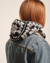 Carica l'immagine nel visualizzatore di Gallery, Balaclava Granny