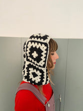 Carica l'immagine nel visualizzatore di Gallery, Balaclava Granny