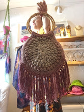 Carica l'immagine nel visualizzatore di Gallery, Borsa Boho Uncinetto con Frange Flora - Cotone Rigenerato Made in Italy