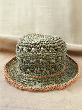 Load image into Gallery viewer, Lea two-tone foldable cloche sun hat - viscose raffia