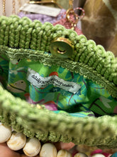 Carica l'immagine nel visualizzatore di Gallery, Borsetta Silvia tracolla - Due Varianti Pistacchio / Cipria