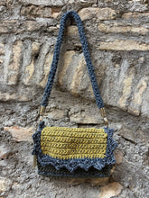 Carica l'immagine nel visualizzatore di Gallery, Borsetta Flò - Borsa Artigianale Uncinetto Cotone Rigenerato