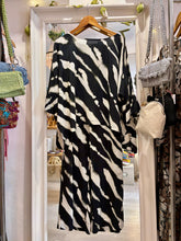 Load image into Gallery viewer, Complete Palazzo Pants and Fluid Zebra Print Silk Blouse