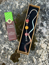 Load image into Gallery viewer, Aromatherapy bookmark and essential oil gift set