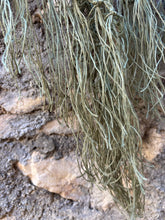 Carica l'immagine nel visualizzatore di Gallery, Maxi Scialle Boho uncinetto con frange in Lino 100% - Frida's Wings