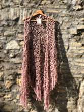 Carica l'immagine nel visualizzatore di Gallery, Maxi Scialle Boho uncinetto con frange in Lino - Frida's Wings