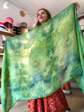Carica l'immagine nel visualizzatore di Gallery, Papilio - Maxi Stola- Pareo - tinta a mano - Tencel