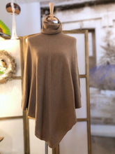 Carica l'immagine nel visualizzatore di Gallery, Poncho Cashmere rigenerato