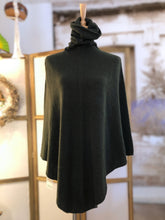 Carica l'immagine nel visualizzatore di Gallery, Poncho Cashmere rigenerato