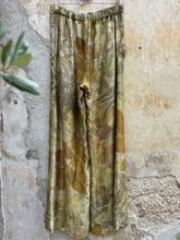 Carica l'immagine nel visualizzatore di Gallery, Pantapalazzo  - Seta deadstock stampa botanica