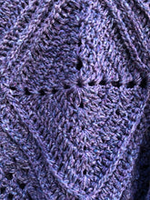 Carica l'immagine nel visualizzatore di Gallery, Top Crochet con frange Viola - Seta Riciclata