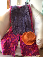 Carica l'immagine nel visualizzatore di Gallery, Top Crochet con frange Viola - Seta Riciclata