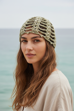 Carica l'immagine nel visualizzatore di Gallery, Boho Aria - modella luce naturale mare
