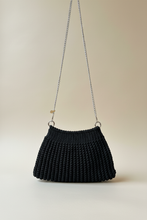 Carica l'immagine nel visualizzatore di Gallery, Borsetta Silvia Tracolla Nera - Display Esatto