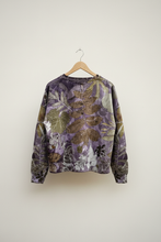 Load image into Gallery viewer, Felpa Bosco Incantato - Retro sfondo atelier