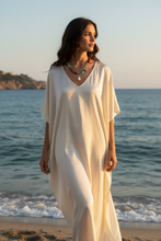 Cargar imagen en el visor de la galería, Hero shot modella con kaftano e collana 48cm