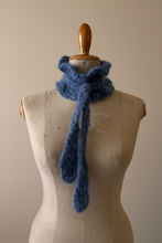 Load image into Gallery viewer, Victoria Mini Sciarpa alpaca chunky avion su manichino