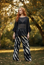 Load image into Gallery viewer, Outfit Blusa Bea con Palazzo Zebrati e Reggiseno