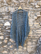 Carica l'immagine nel visualizzatore di Gallery, Scialle Boho uncinetto - Frida's Wings