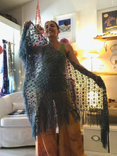 Carica l'immagine nel visualizzatore di Gallery, Scialle Boho uncinetto - Frida's Wings