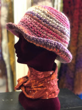 Load image into Gallery viewer, Folding Wool Cloche - multicolor