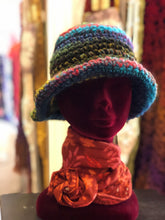 Load image into Gallery viewer, Folding Wool Cloche - multicolor