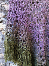 Carica l'immagine nel visualizzatore di Gallery, Maxi Scialle Boho uncinetto sfumato con frange - Frida's Wings