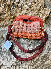 Carica l'immagine nel visualizzatore di Gallery, Borsa Bauletto Crochet Mina
