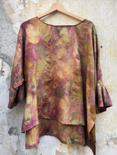 Carica l&#39;immagine nel visualizzatore di Gallery, Blusa Bea -  seta deadstock Ecoprint
