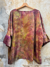 Carica l&#39;immagine nel visualizzatore di Gallery, Blusa Bea -  seta deadstock Ecoprint
