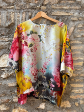 Cargar imagen en el visor de la galería, Blusa Bea - Seda Deadstock
