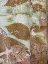 Carica l&#39;immagine nel visualizzatore di Gallery, Blusa Bea -  seta deadstock Ecoprint
