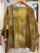Carica l&#39;immagine nel visualizzatore di Gallery, Blusa Bea -  seta deadstock Ecoprint
