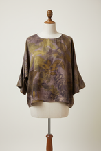 Carica l'immagine nel visualizzatore di Gallery, Blusa Bea Ecoprint - Manichino
