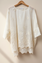 Load image into Gallery viewer, Blusa Bea foto migliorata
