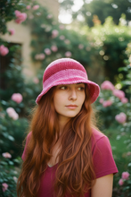 Carica l'immagine nel visualizzatore di Gallery, Cappello Cloche Brigitte Fucsia - Hero Naturale
