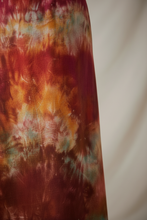 Load image into Gallery viewer, Dettaglio ecoprint seta bambù Abito Thesan
