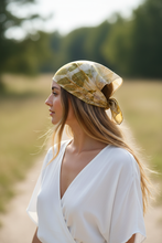 Load image into Gallery viewer, Foulard 55x55 IMG_8585 - Dinamico
