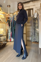 Carica l'immagine nel visualizzatore di Gallery, Gonna Lunga Silvia 2 - Gamba Fuoriesce Spacco
