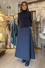 Carica l'immagine nel visualizzatore di Gallery, Gonna Lunga Silvia - Espressione Migliorata Colore Texture Originali
