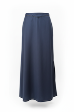 Carica l'immagine nel visualizzatore di Gallery, Gonna Lunga Silvia - Foto Prodotto Studiando Riferimenti
