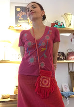 Cargar imagen en el visor de la galería, Frida Bolso Smartphone Crochet 

