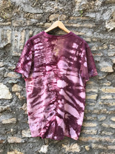 Cargar imagen en el visor de la galería, T-Shirt Unisex  algodon organico - Kanoko Shibori - teñida a mano

