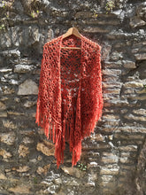 Cargar imagen en el visor de la galería, Chal Crochet Boho - Frida&#39;s Wings
