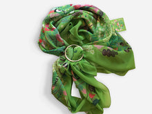Carica l&#39;immagine nel visualizzatore di Gallery, Foulard quadrato Il Giardino Segreto - 100x100 cm
